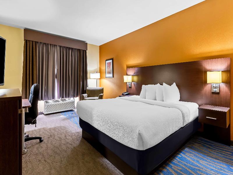 Bw St. Louis Airport North Hotel & Suites image