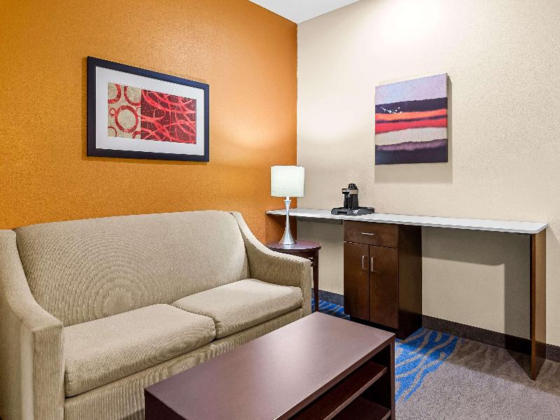 Bw St. Louis Airport North Hotel & Suites image