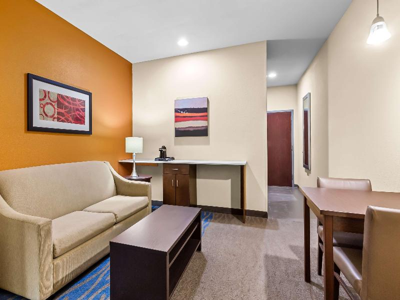 Bw St. Louis Airport North Hotel & Suites image