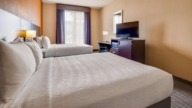 Bw St. Louis Airport North Hotel & Suites image