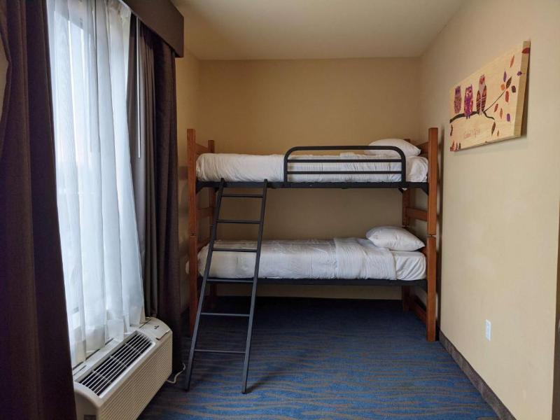 Bw St. Louis Airport North Hotel & Suites image