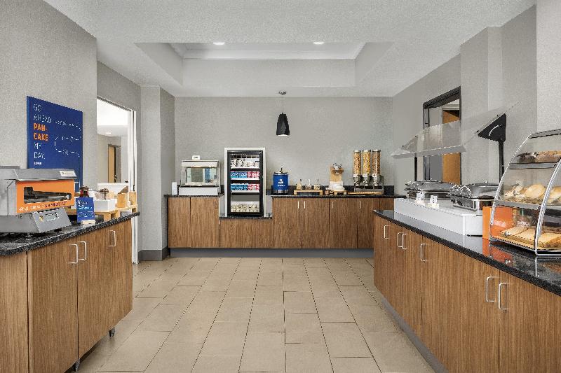 Holiday Inn Express and Suites Superior image