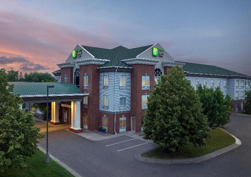 Holiday Inn Express and Suites Superior image