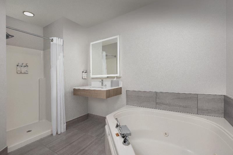 Holiday Inn Express and Suites Superior image