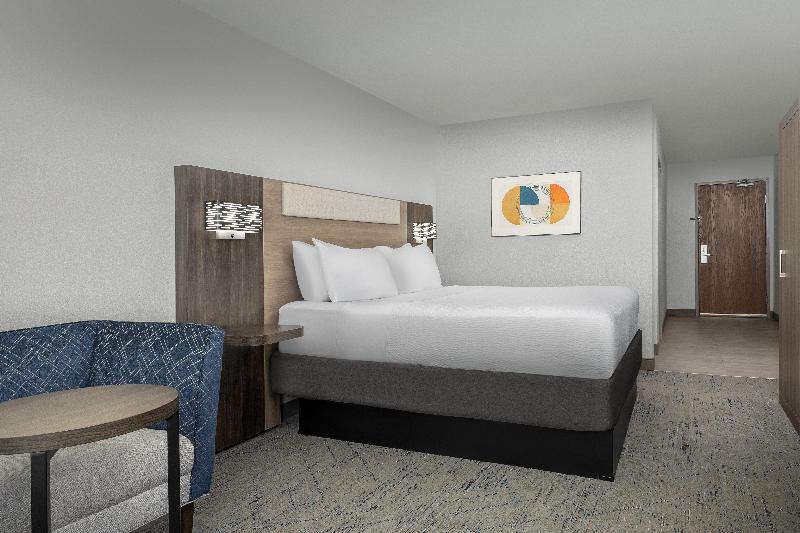 Holiday Inn Express and Suites Superior image