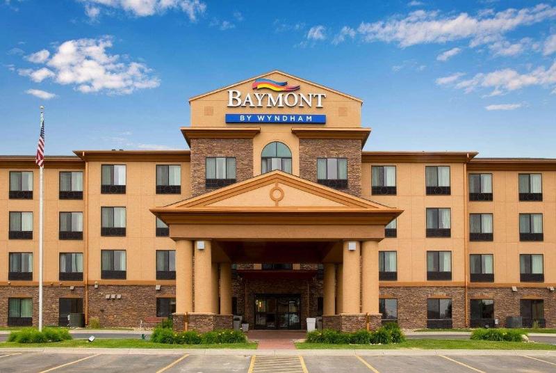 HOLIDAY INN EXPRESS HOTEL & SUITES STURGIS