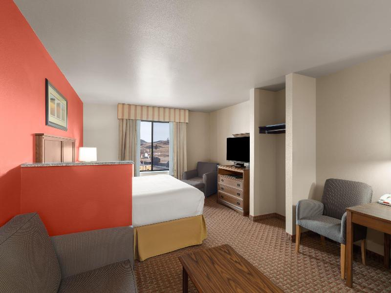 Baymont Inn & Suites by Wyndham Sturgis image