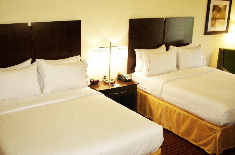 Holiday Inn Express Defuniak Springs 4