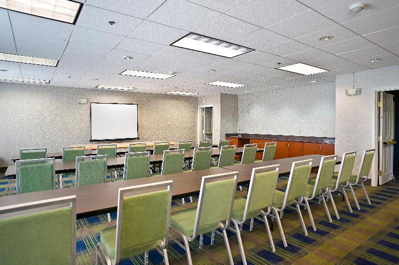 Holiday Inn Express & Suites Vermillion CON