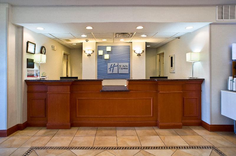 Holiday Inn Express & Suites Vermillion COM