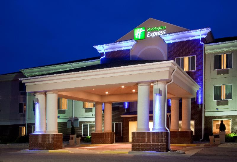 Holiday Inn Express & Suites Vermillion By IHG image