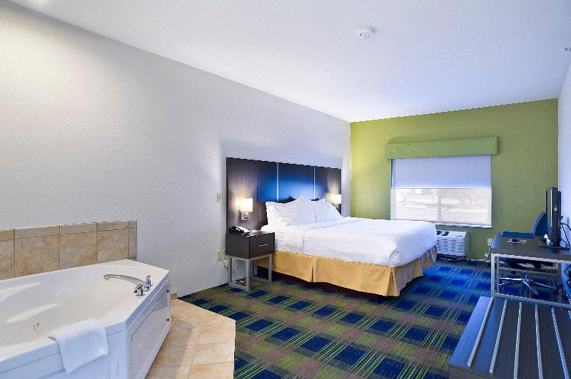 Holiday Inn Express & Suites Vermillion By IHG photo 10