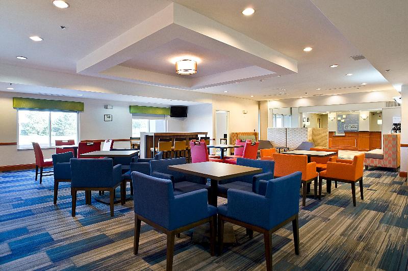 Holiday Inn Express & Suites Vermillion By IHG image 6
