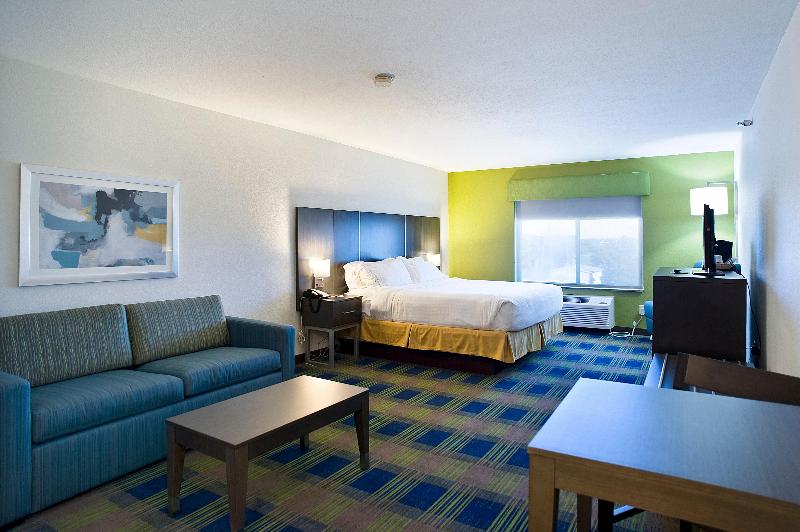 Holiday Inn Express & Suites Vermillion By IHG image