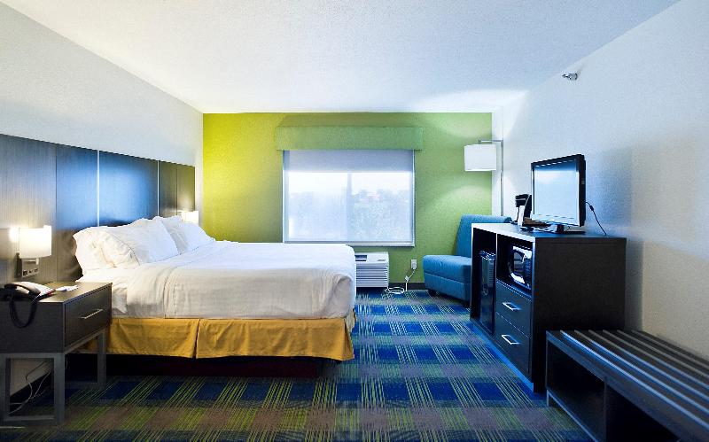 Holiday Inn Express & Suites Vermillion By IHG image