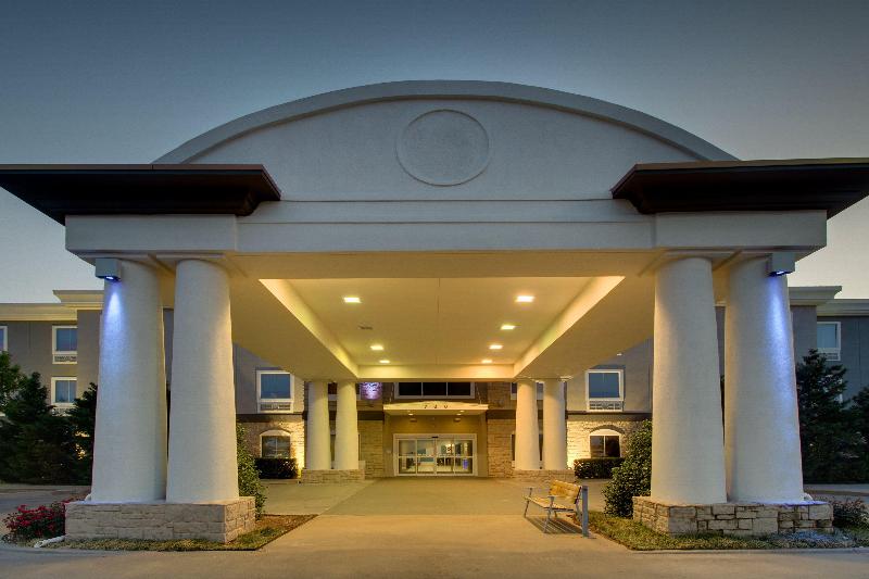 Holiday Inn Express Vernon College Area (Hwy 287) image