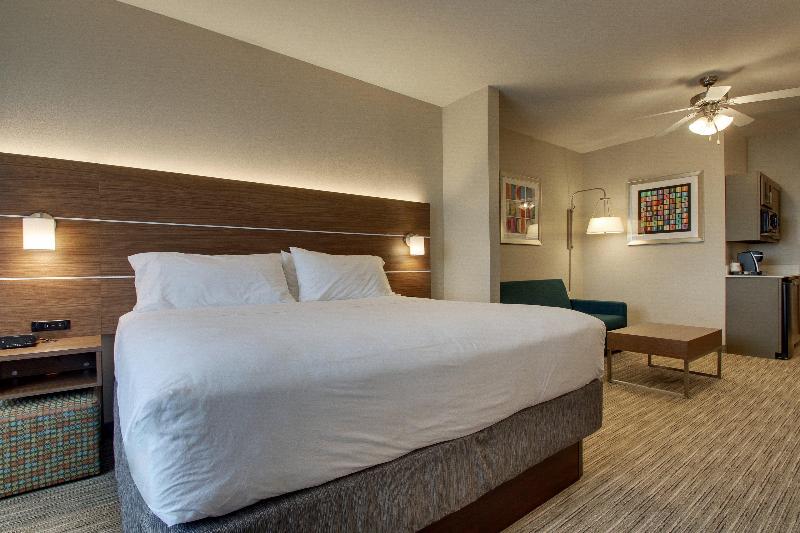Holiday Inn Express Vernon College Area (Hwy 287) image