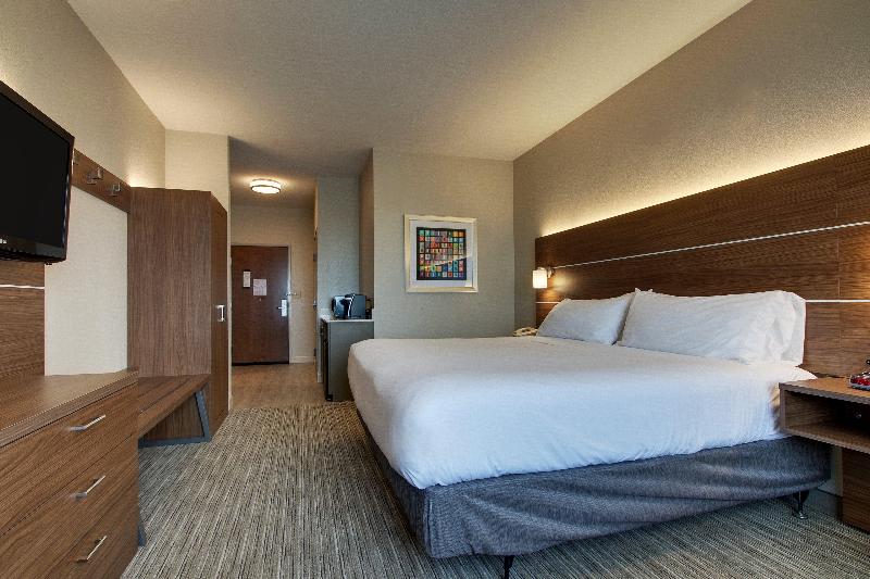 Holiday Inn Express Vernon College Area (Hwy 287) image