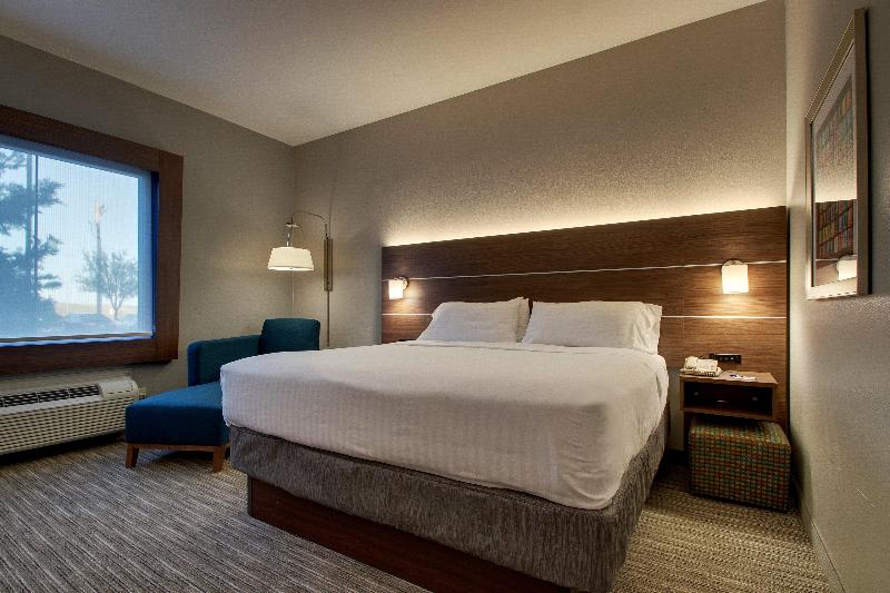 Holiday Inn Express Vernon College Area (Hwy 287) image