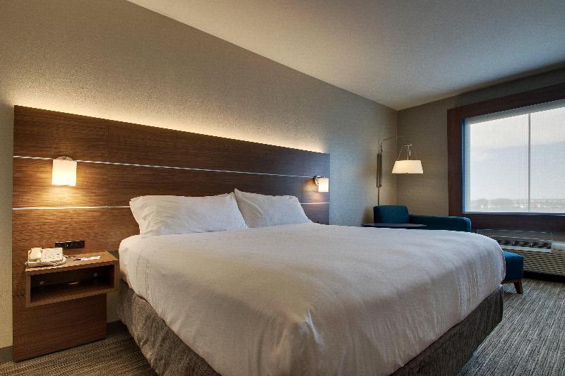 Holiday Inn Express Vernon College Area (Hwy 287) image