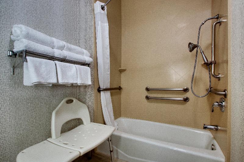 Holiday Inn Express Vernon College Area (Hwy 287) image