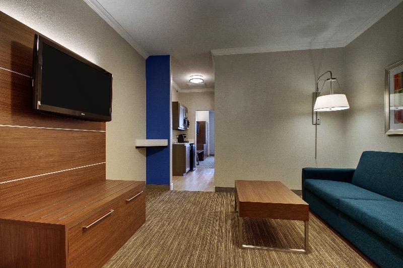 Holiday Inn Express Vernon College Area (Hwy 287) image