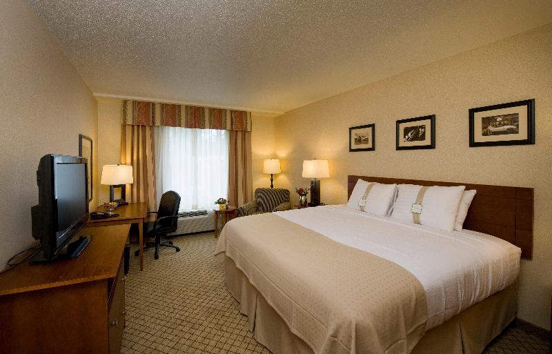 Holiday Inn Purdue - Fort Wayne image