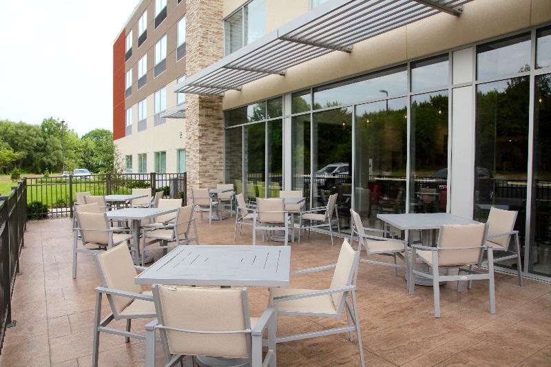 Holiday Inn Express & Suites Oswego By IHG image