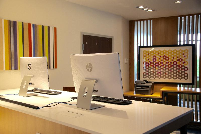 Holiday Inn Express & Suites Oswego By IHG image