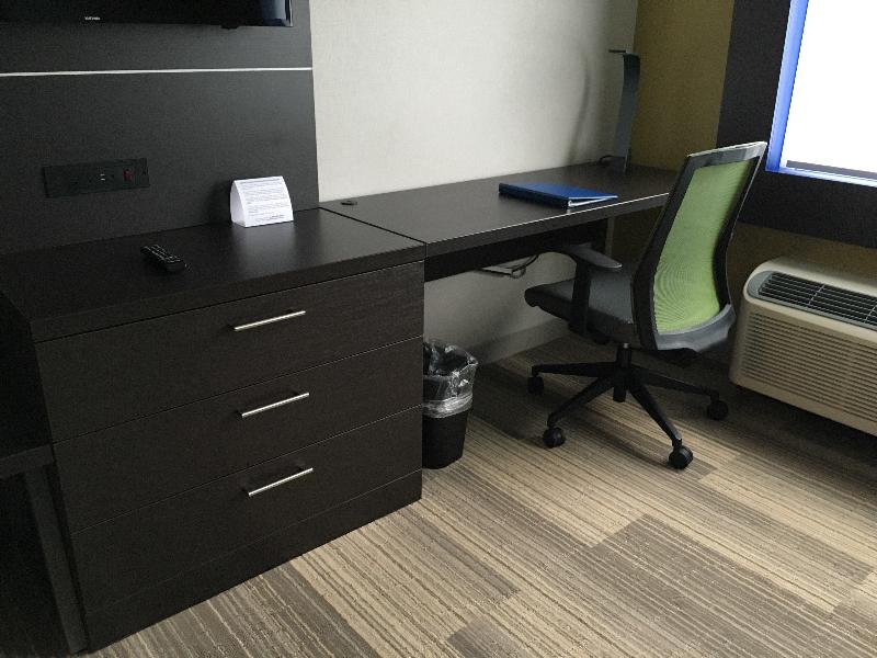 Holiday Inn Express & Suites Oswego By IHG image