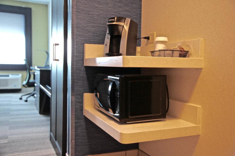 Holiday Inn Express & Suites Oswego By IHG image