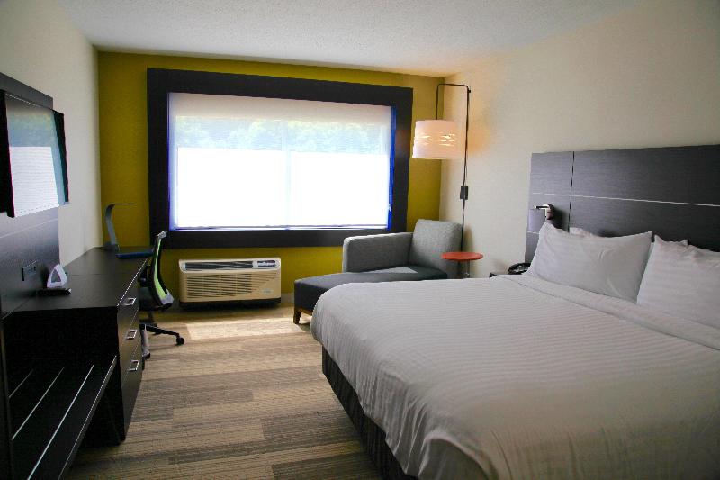 Holiday Inn Express & Suites Oswego By IHG image