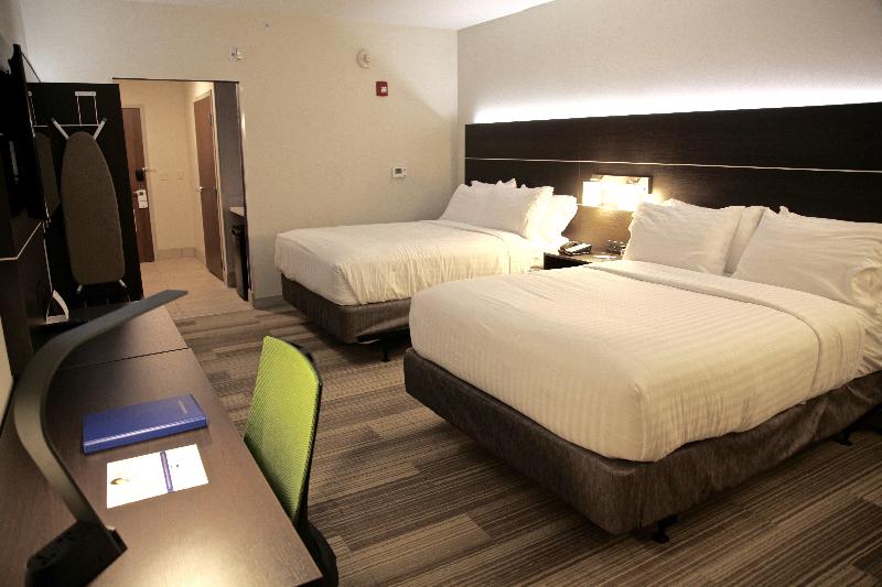 Holiday Inn Express & Suites Oswego By IHG image