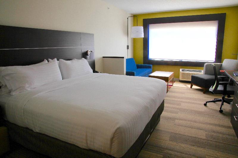 Holiday Inn Express & Suites Oswego By IHG image