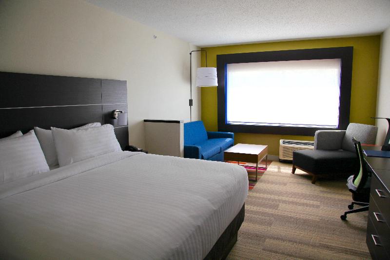 Holiday Inn Express & Suites Oswego By IHG image