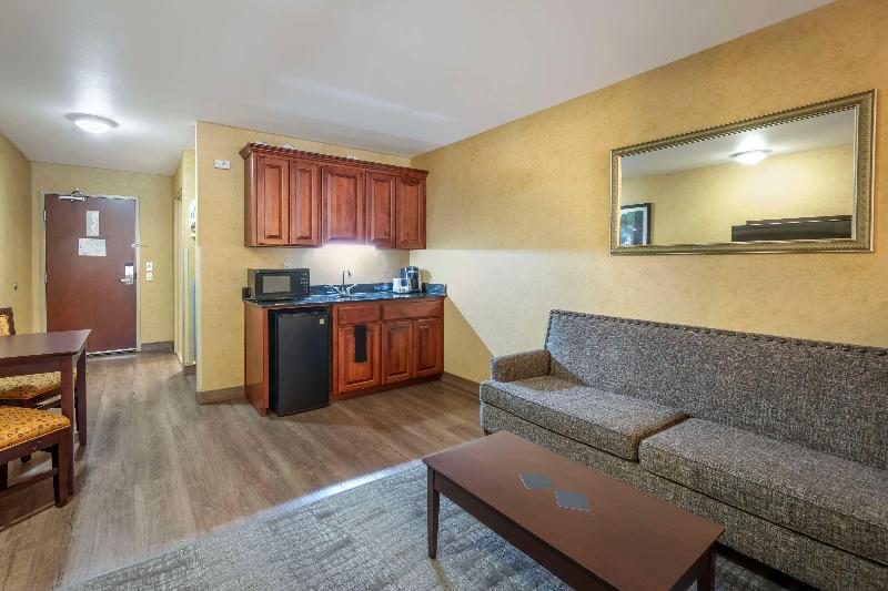 Best Western Plus Ponderay Mountain Lodge image