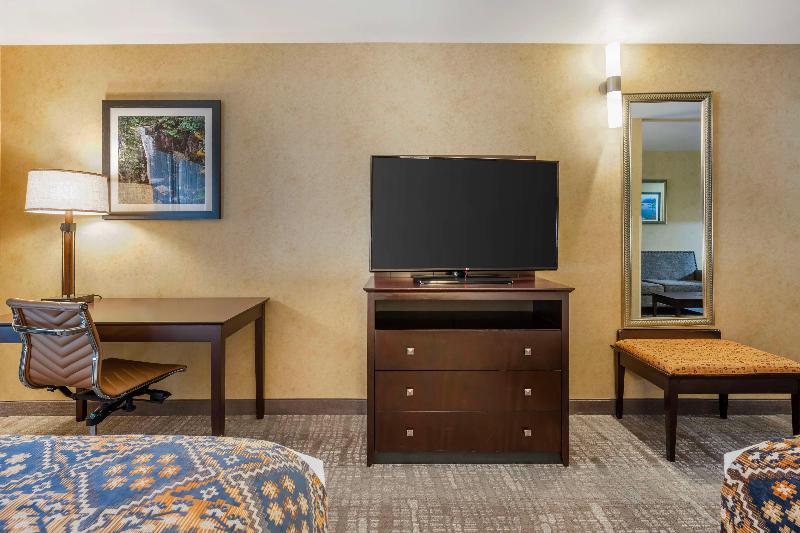 Best Western Plus Ponderay Mountain Lodge image