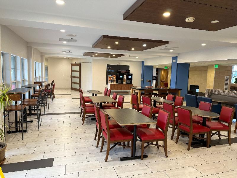 Holiday Inn Express & Suites Tracy By IHG image
