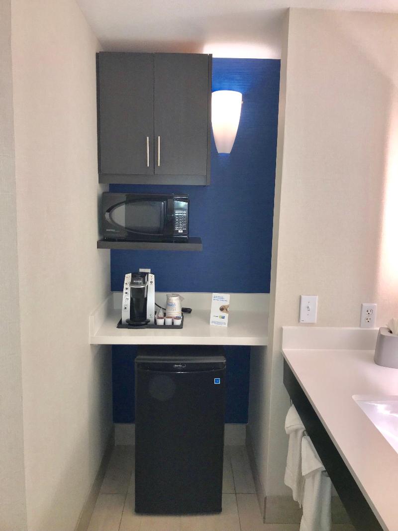 Holiday Inn Express & Suites Tracy By IHG photo 23