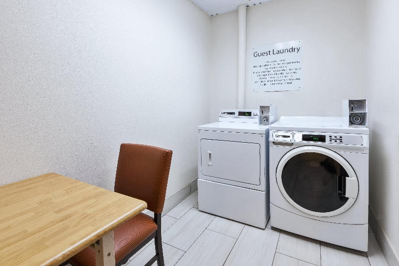 Holiday Inn Express and Suites Three Rivers image