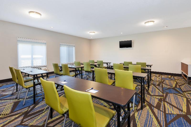 Holiday Inn Express and Suites Three Rivers image