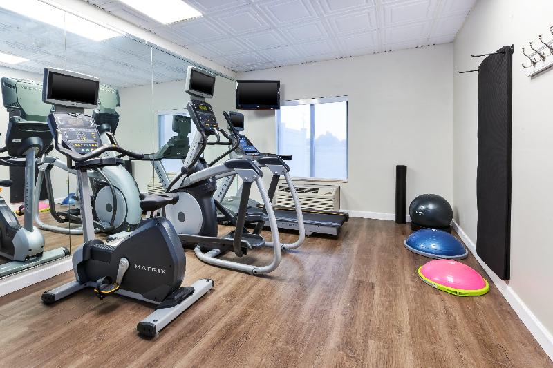 Holiday Inn Express and Suites Three Rivers image