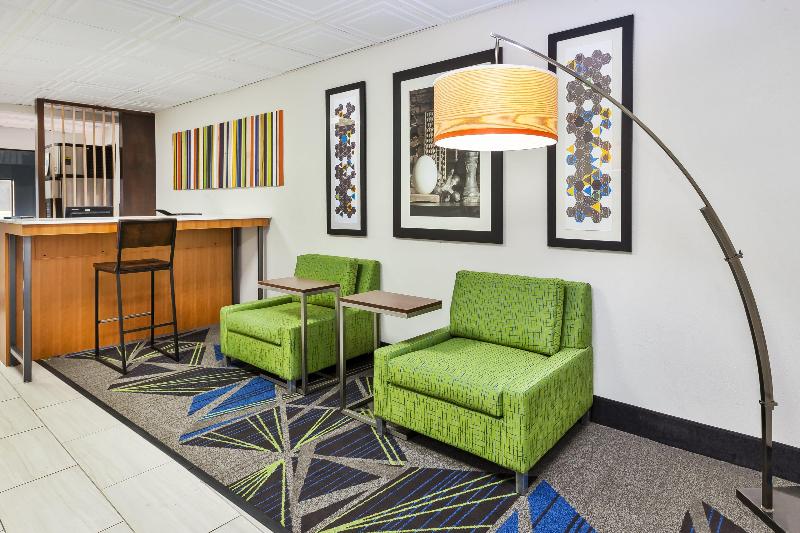 Holiday Inn Express and Suites Three Rivers image
