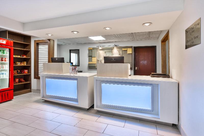 Holiday Inn Express and Suites Three Rivers image