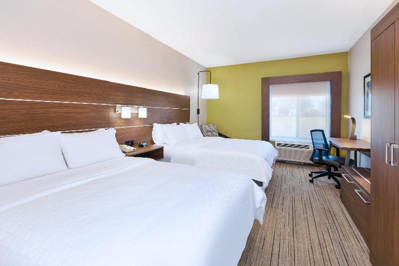 Holiday Inn Express and Suites Three Rivers image