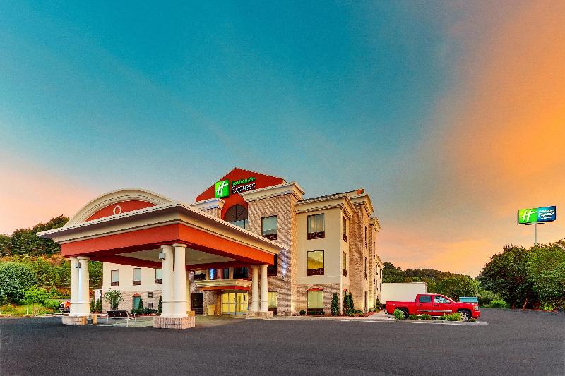 Holiday Inn Express & Suites Corbin By IHG image