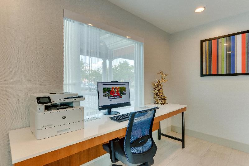 Holiday Inn Express & Suites Corbin By IHG image