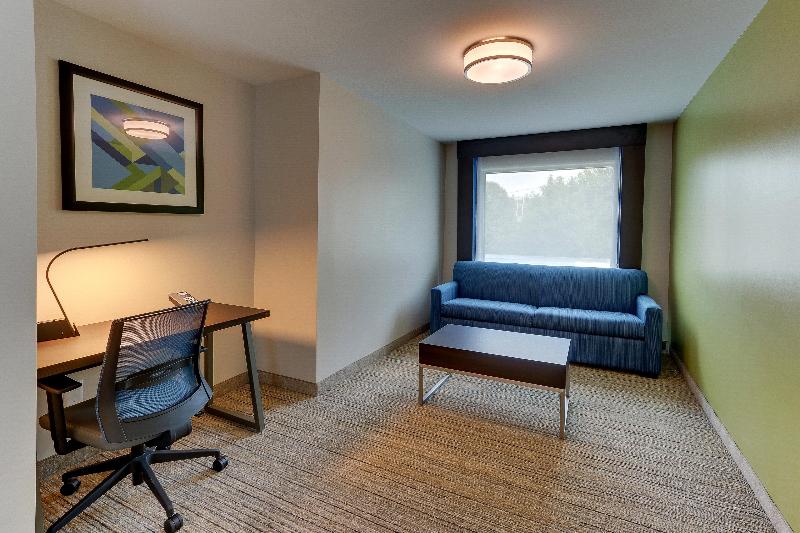 Holiday Inn Express & Suites Corbin By IHG image