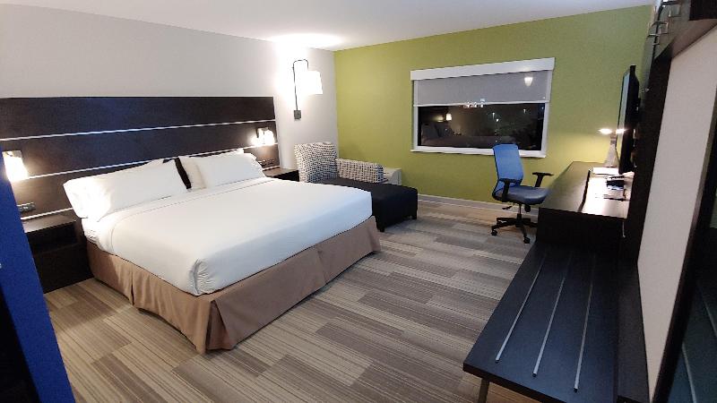 Holiday Inn Express Rolling Mdws-Schaumburg Area photo 16