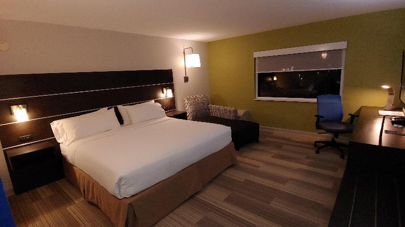 Holiday Inn Express Rolling Mdws-Schaumburg Area photo 19